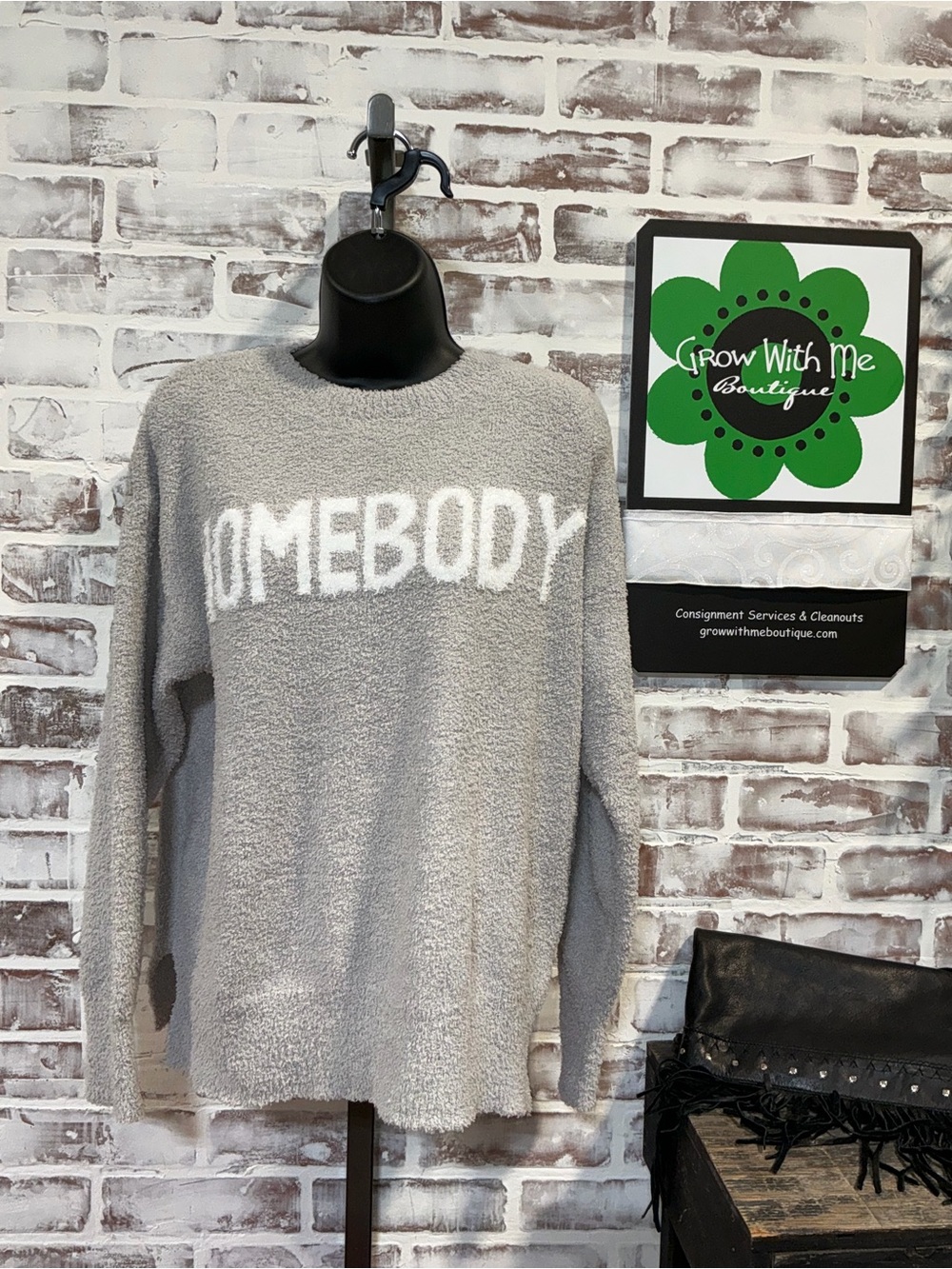 Cozy 'Somebody' Crewneck Sweater - Gray
